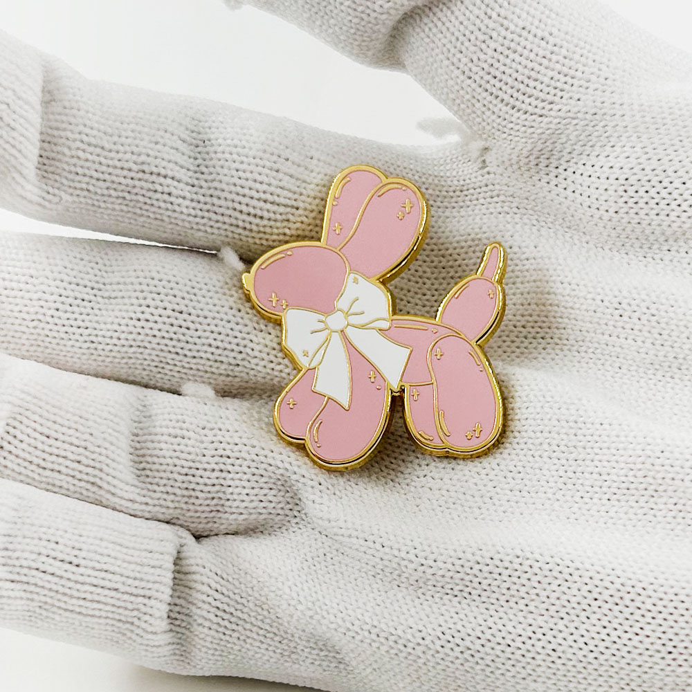 Pink Balloon Dog Enamel Pin Cu - Embroidery Bali recension och pris