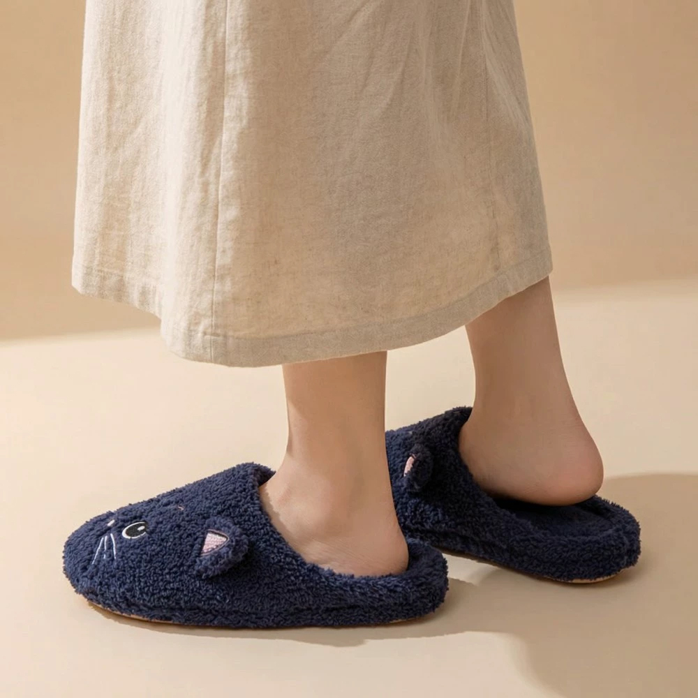 Cozy Unisex Plush Slippers wit - Embroidery Garments recension och pris