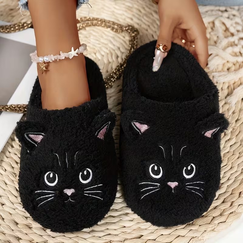 Cozy Unisex Plush Slippers wit - Embroidery Garments recension och pris